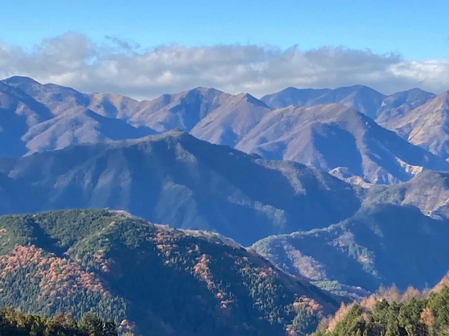 この前に登った備前楯山もよく見えました。