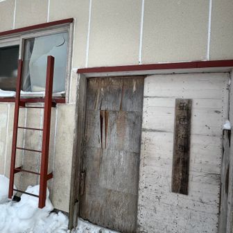 五色沼避難小屋