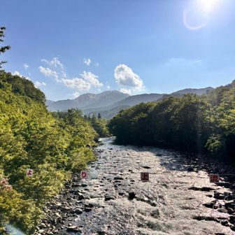 下山完了
さっきまでいた山頂があんなに遠くに😢
小屋泊の皆さんは絶景を楽しんで✨