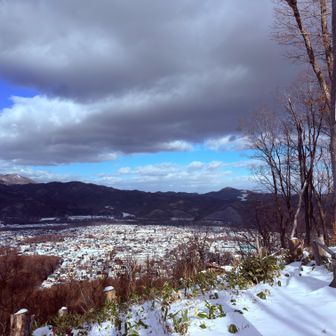 山頂
藻岩山と札幌の町