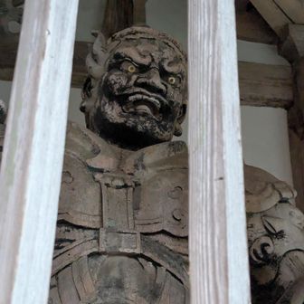 此処からは「金剛輪寺」へと移りました。こちら何と「伝教大師」の幼少期の尊像だとか🤔　かなり怖い表情をされてますけど少しばかり意味不明な気がします😵