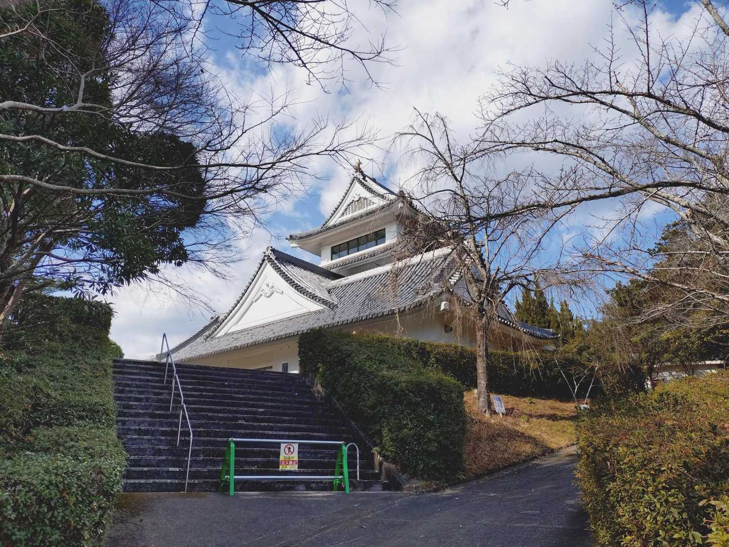 日和佐城へ戻って物足りないけど、本日の山歩終了🏯