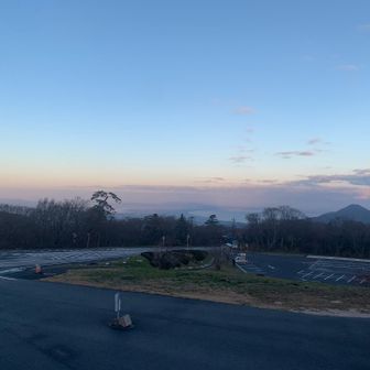ここからの景色も素敵ですねぇ〜
孝霊山と弓ヶ浜が綺麗に見えますね〜