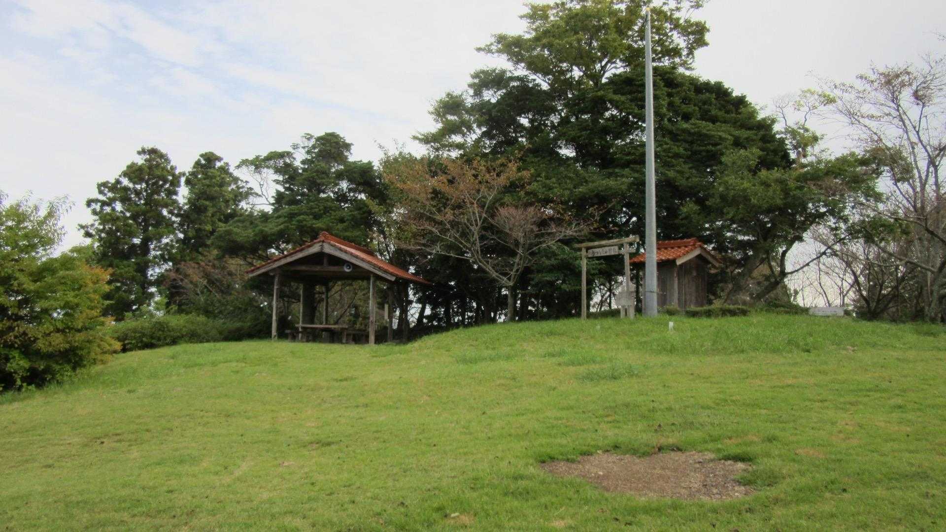 身体が冷えて来たので下山します。
ここ数日でいきなり寒くなりましたね。
体調を崩さないようにしないとね。