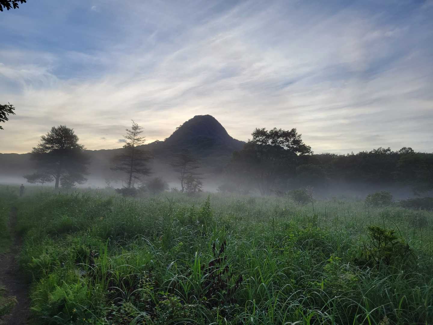 朝もやと相馬山