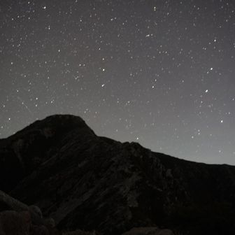 常念と星空