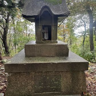 金鶏山、なかなか直登の急登でした💦