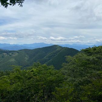 朝は雲がかかってた剣山は今はよく見えてました