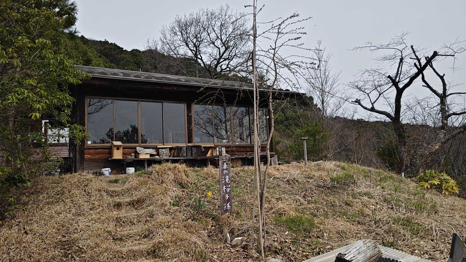 カフェと山荘に到着🏠