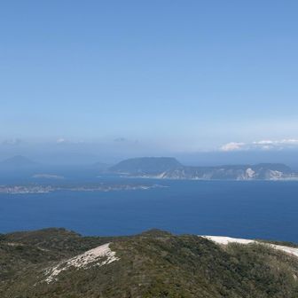 伊豆諸島が見えます。