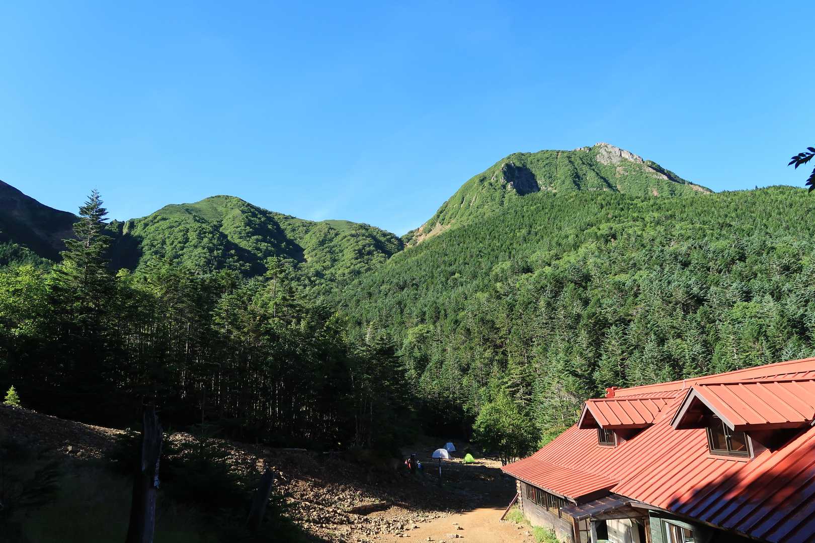 阿弥陀岳を背に地蔵の頭へ