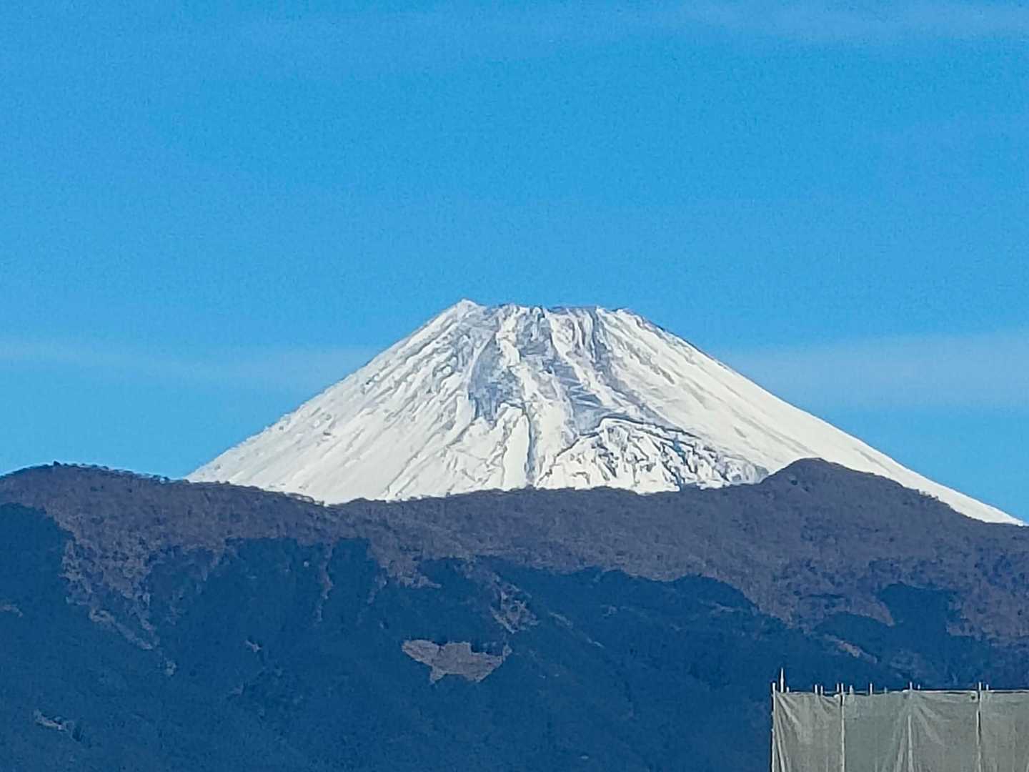 橋の上から振り向くと👀
ドーーーン🫧
🗻富士山が見えました🤗✨