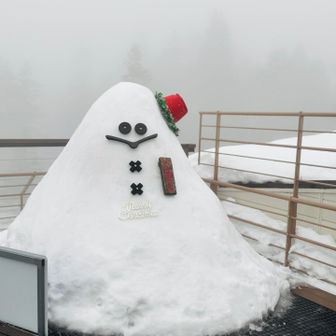 背景にこんなに綺麗な西穂が見えるなんて、最高の天気ですね〜
