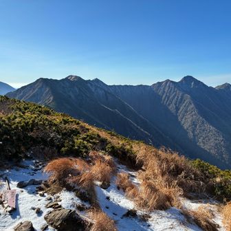 大展望、居ることはできますが、上下防風、手袋は脱げない程度の風と冷たさ