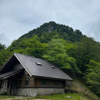その後ろに行者還岳

迫力凄いな😱