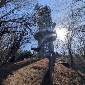山頂 展望台 素敵なオジサマに会いました！スライドは1人