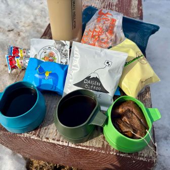 みんなのおみやげ。
昨日の大山🟦はサイコーだったらしい。
珈琲も美味しい🤤ありがとう！