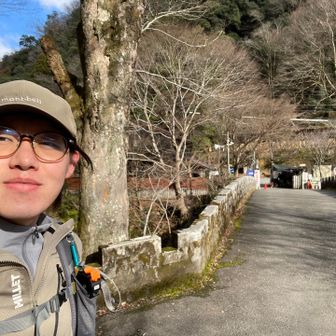 下山完了です、愛宕山、とても良い山でした。ルートが複数あるので夏の景色もまた見に来たいです。