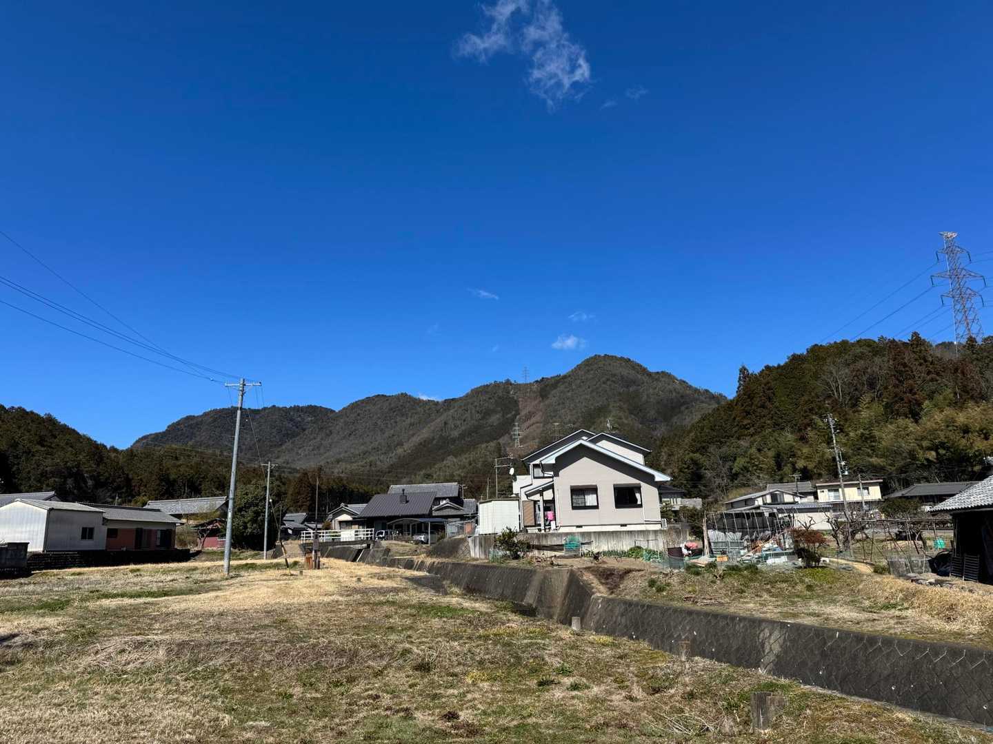 さっきまで歩いてた山が見える

この辺りはロードランです
ちょっと慣れたのか以前より苦痛じゃないぞ
