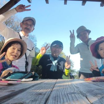 福山ラバーズの皆さんが続々と来てくれました。

みっこさん
えんやこらーささん
山柱まさ　
よこさん
チーコさん

東屋に🛖
集う仲間や🧗
好山病😆

お粗末さま
いや、失礼致しました🙏
