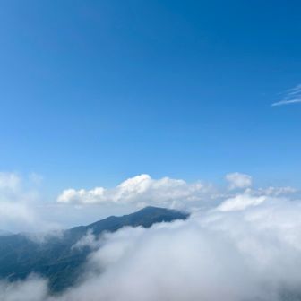 雲から笠松山