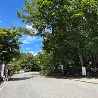 下山。お疲れ山。
車道に出てからが長いけど話をしているとあっという間。