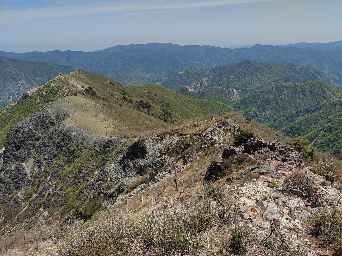公園入口バス停-中倉山登山口-中倉山-沢入山-オロ山 周回コースの写真