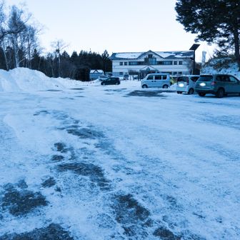 ゴール🏁

なんとか日暮れ前に下山。
今回はキツかった。
でも景色は最高。良いもの見れました😄

3000m越えの世界を経験できて良かった。

早く温泉に浸かりたい♨️




おしまい

