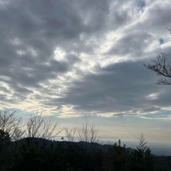 ポンポン山の山頂から…