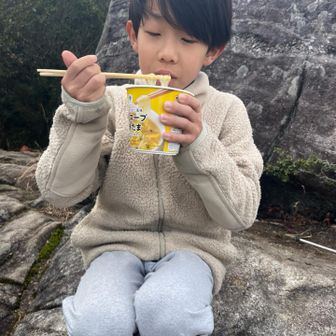 お昼時でたくさんの方が山頂でランチタイム
されてました😊