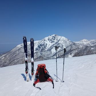 記念写真バックは雨飾り山