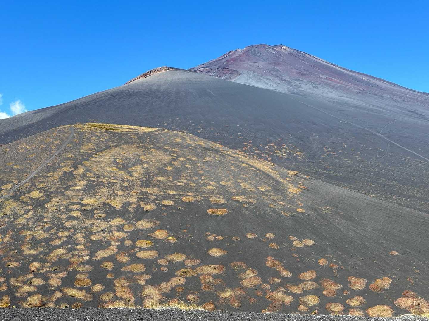 富士山と宝永山と上二ツ塚。三段腹🤣