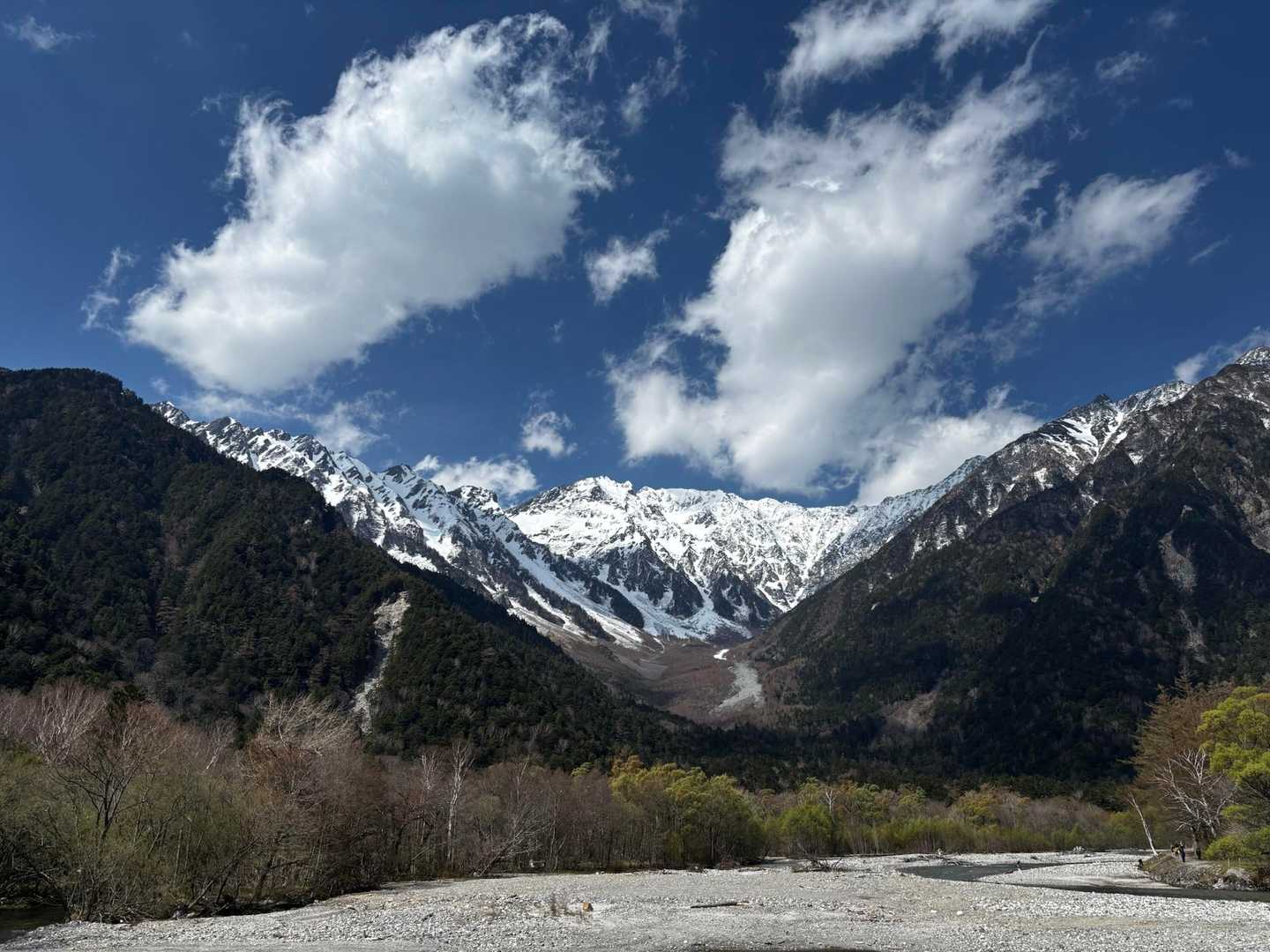 景色とスイーツで目も舌も嬉しい山岳景勝地、長野・上高地コースの写真