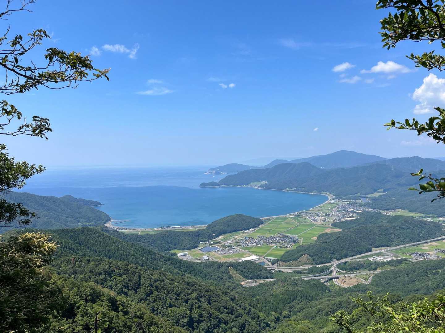 御獄山
山頂からの景色も最高😊