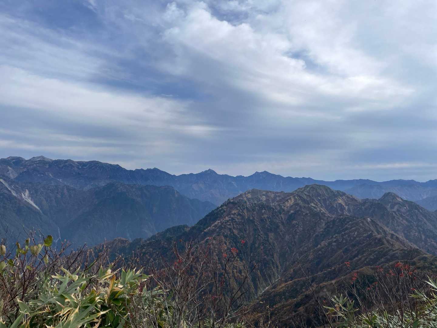 伊折山-成谷山 -僧ヶ岳-北駒ヶ岳-駒ヶ岳 往復コースの写真