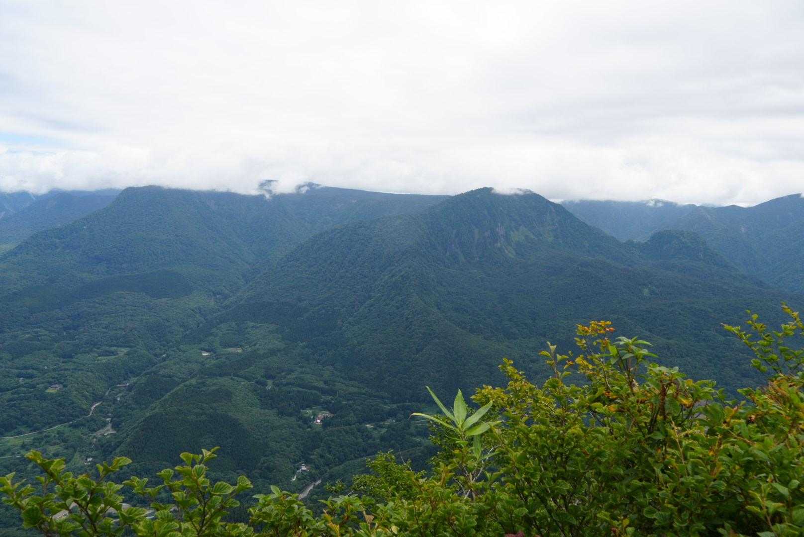 苗場山のテーブル・マウンテン