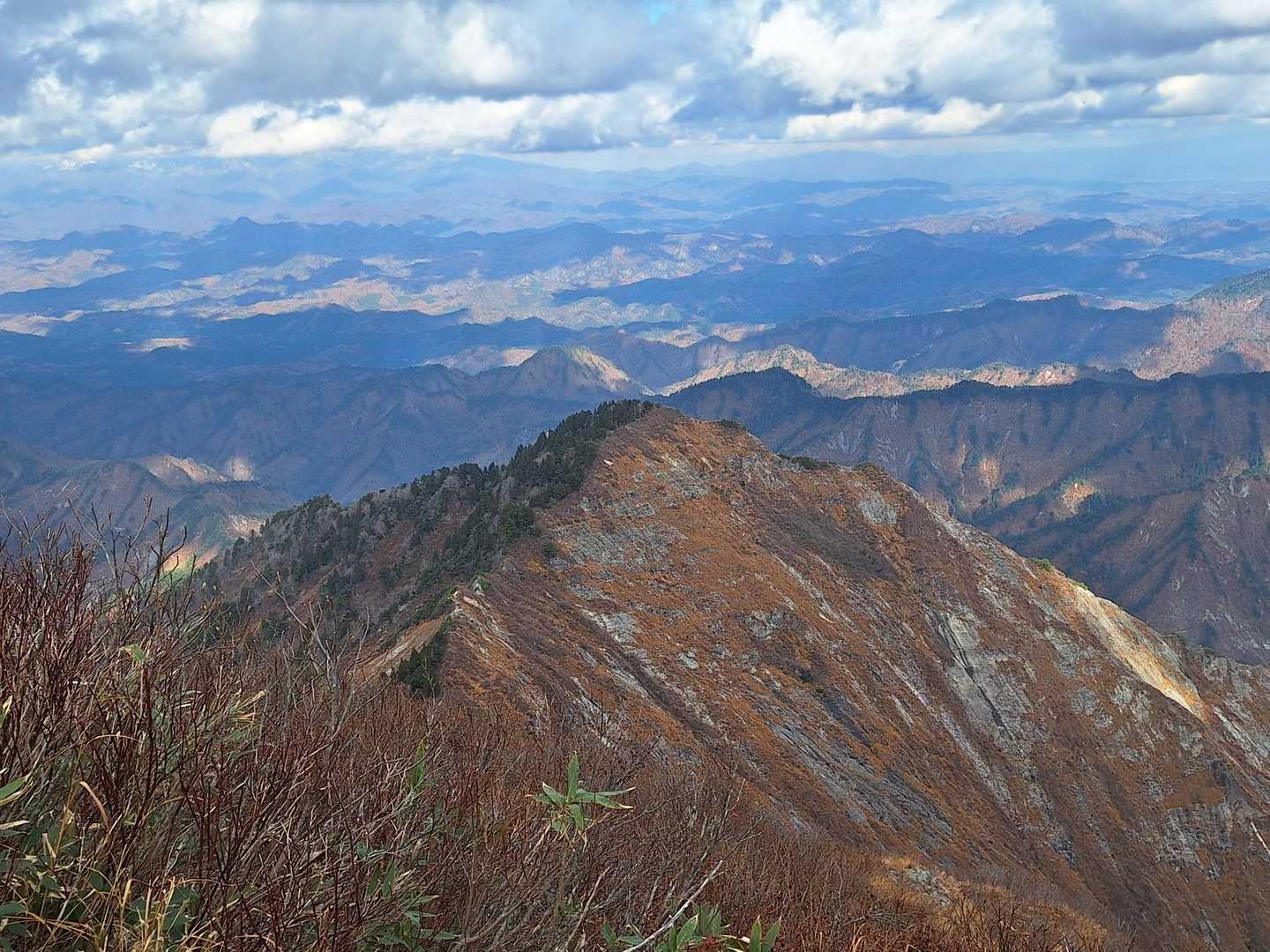 蝉ヶ平コース登山口-高頭-湯沢の頭-御神楽岳-室谷登山口 縦走コースの写真