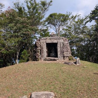 雌岳頂上