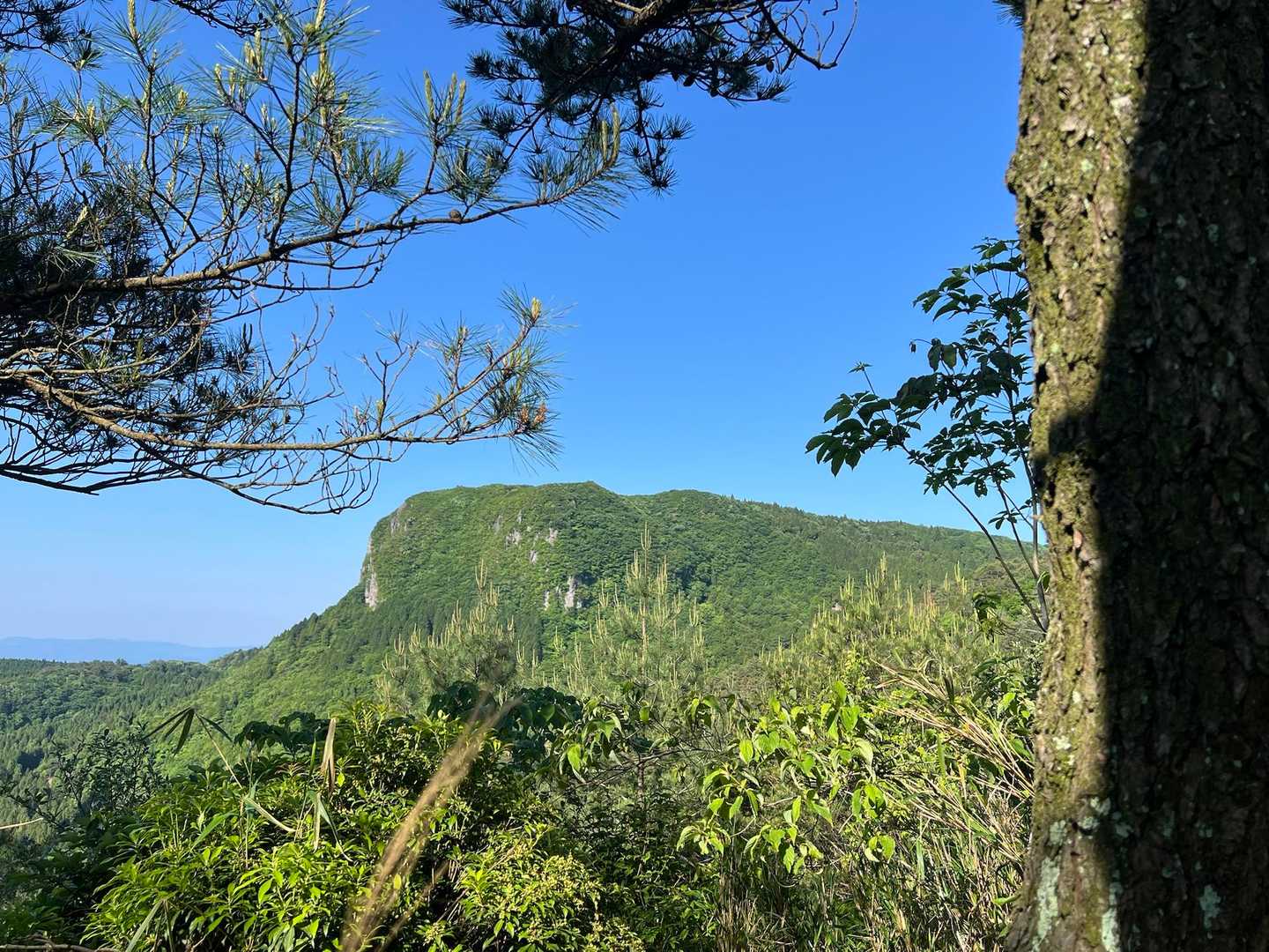↗️見えました👀　万年山⛰️