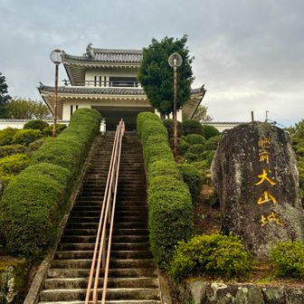 本命⑤  犬山岳 🏯

また曇ってきたけど雨は降りそうにないので
サクッと行ってみよう〜🎵