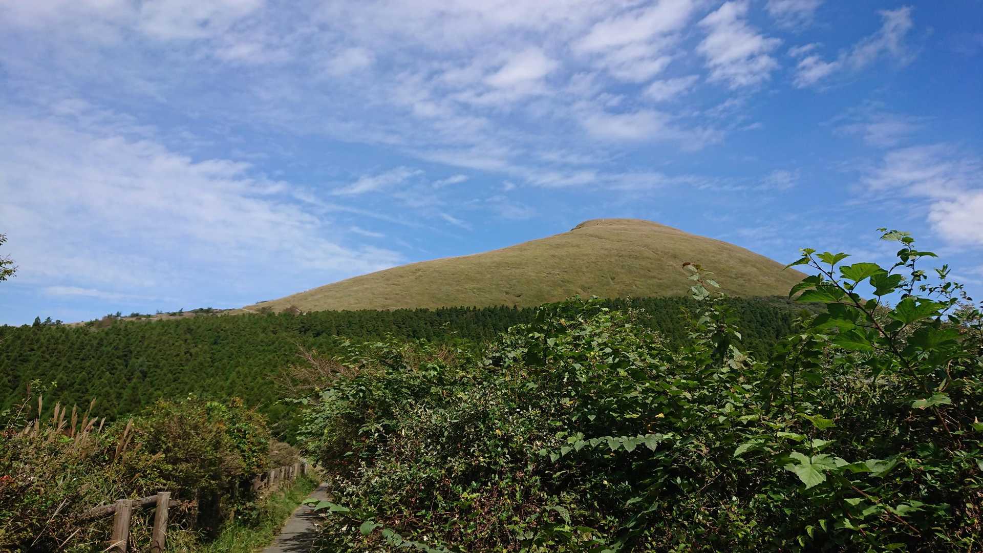 目指すお山がチラリと
