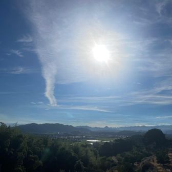 太陽ギラギラ、今日も暑くなりそー