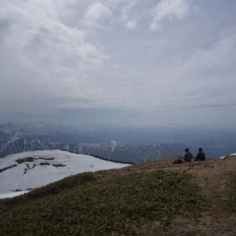 ちょっと雲でてきた
けど絵になるねこの場所って
本当に360度パノラマって感じの場所です
最高にいい😆