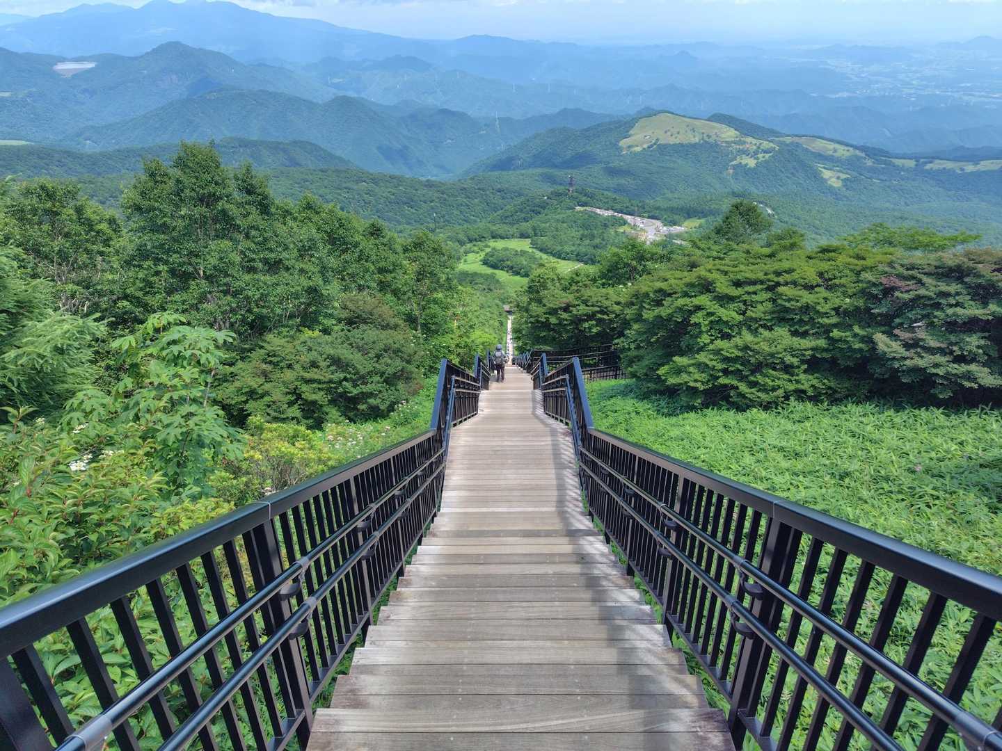 赤薙山往復 | 天空の回廊を越えて、雄大な日光連山を望む絶景稜線ルートの写真