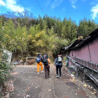 登山口までやってきました💪