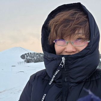 普段のダウン、すっぴんで来た(笑)
寒かった(笑)
次はモエレ山までアヒル作りながら進みます🚶‍♀️