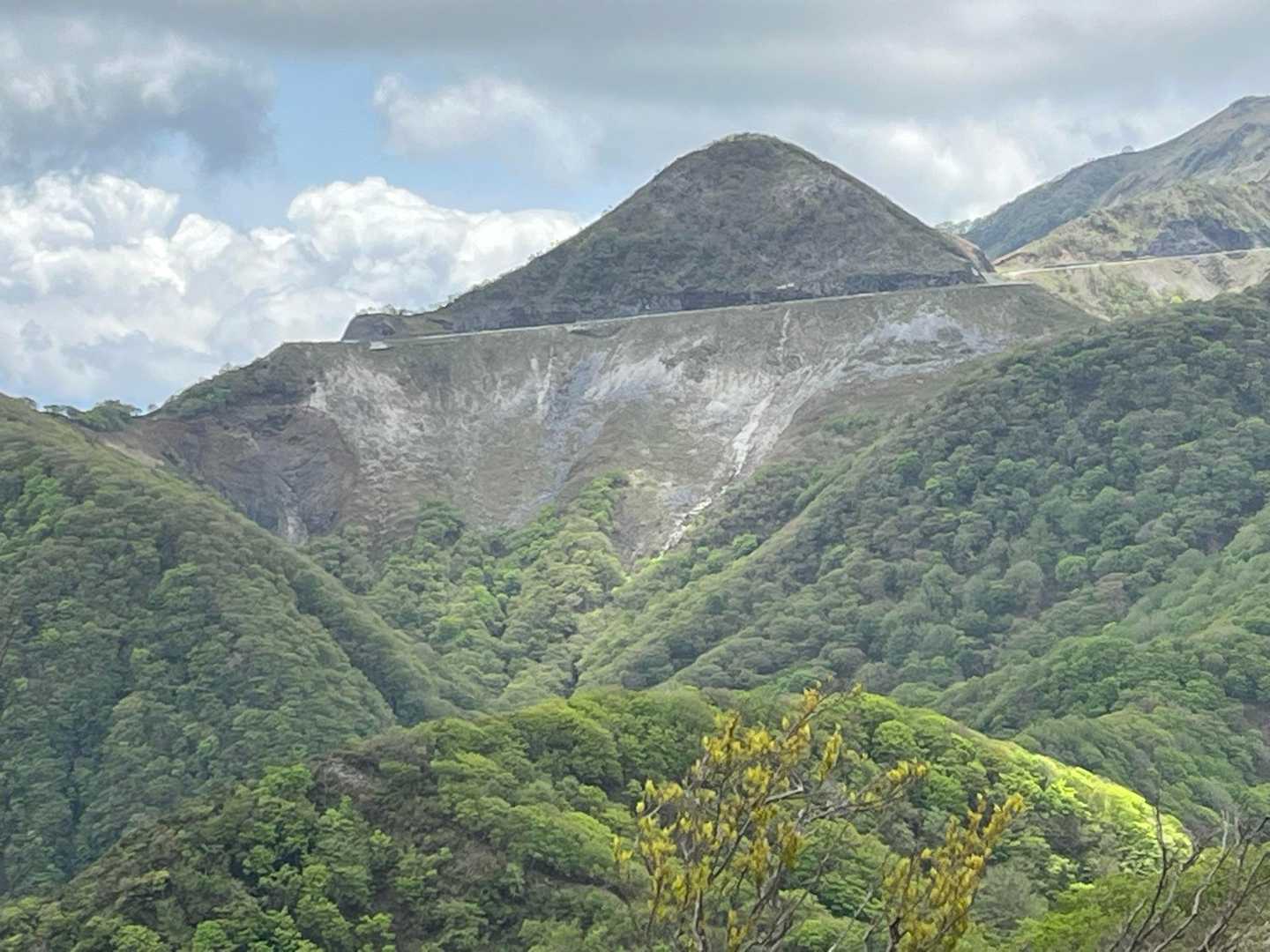 山の感じと空の感じ、いい(^^)