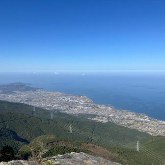 鋸山山頂近くからの眺め。