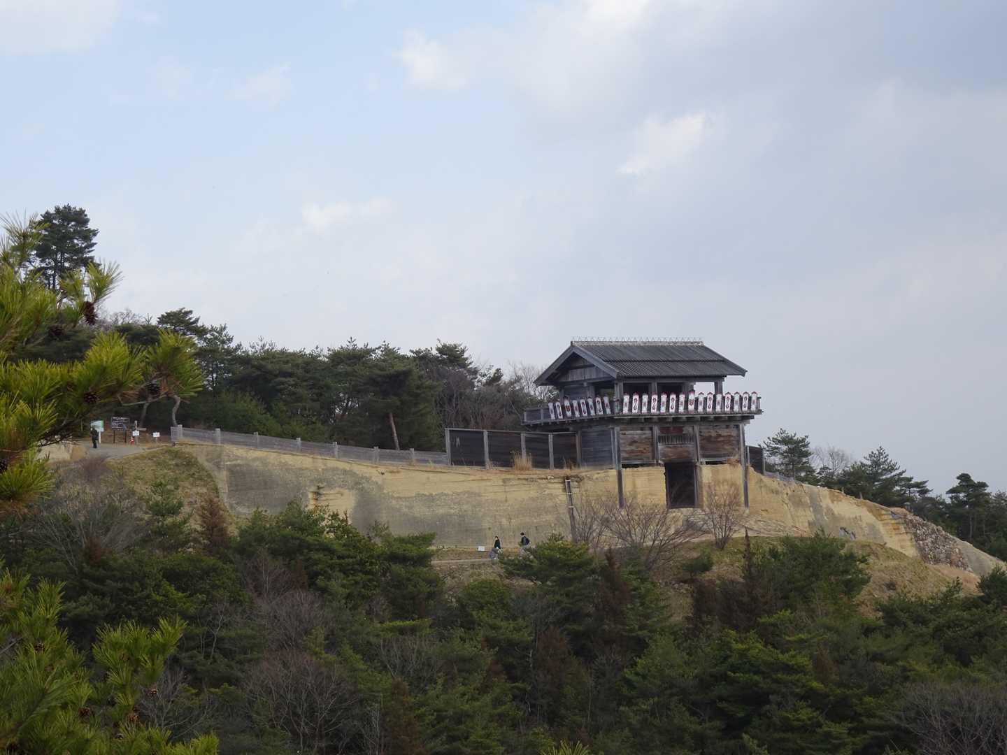 鬼ノ城跡 学習広場(展望デッキ)から