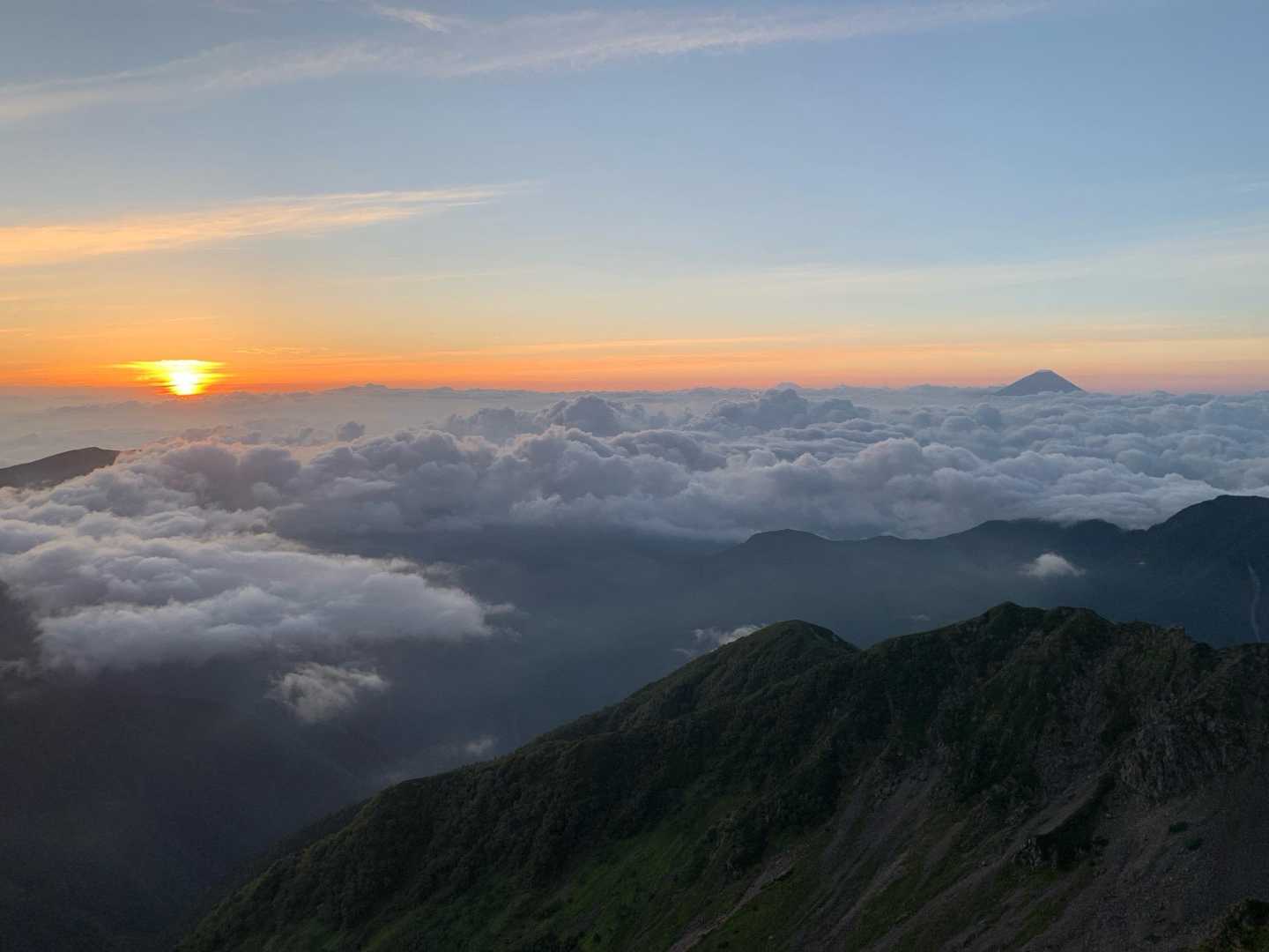 広河原-広河原登山口-北岳-中白根山-間ノ岳-農鳥岳-農鳥 縦走コースの写真